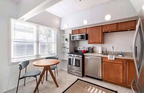 The Flats Apartment | Cute 1Bed Loft at The Foundry - Steps to Riverside