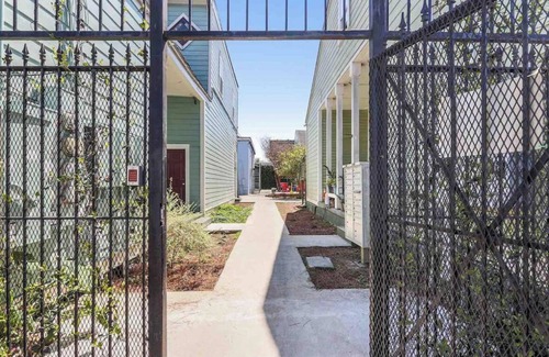 South 7th Ward Apartment | Cute 1bed steps from French Q, Bourbon St & Jazz venues