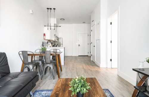 Elizabeth Apartment | Cute 1BR Next to Airport 9232