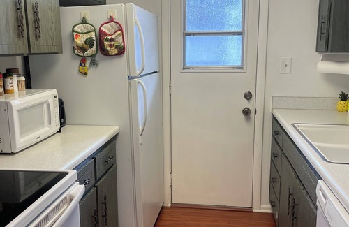 Dunedin Condo | Cute 2 bed 2 bath condo with community pool, tennis court, and gazeebo.