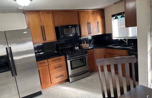 McLoughlin Cottage | Cute 2 bed Bungalow in the heart of Oregon City