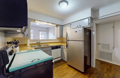 Bryan House | Cute 2 bedroom 2 bath close to TAMU campus, midtown, Legends and downtown Bryan