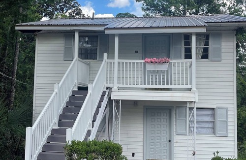 Lake City Apartment | Cute 2-bedroom apartment in enchanting Lake City