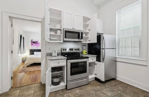 South 7th Ward Apartment | Cute 2bed 1bath, close to French Q, Bourbon St & Frenchmen St. Free street park