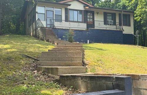 Hardy House | Cute 2BR Full Vacation Home near Spring River and Waterfall