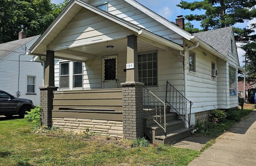 Austintown House | Cute 3 bd Pet Friendly house in Austintown Youngstown
