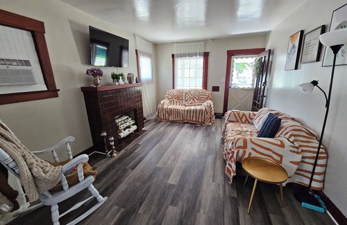 Austintown House | Cute 3 bd Pet Friendly house in Austintown Youngstown