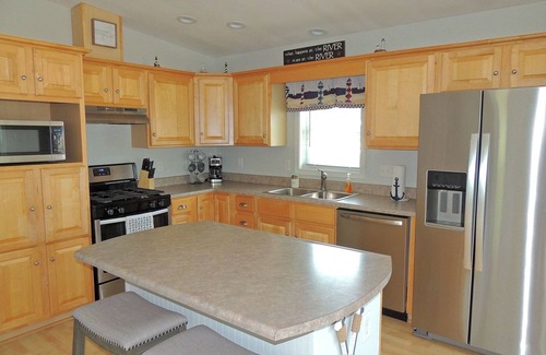 Clayton House | Cute 3BR/2BA home located in the Village of Clayton with dock rental available