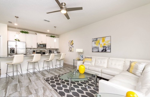 Kissimmee House | Cute 4 Bed Splash Pool Townhome in Storey Lake