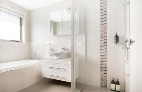 Prospect Apartment | Cute and Cosy 2 Bedroom Unit with Parking and WiFi