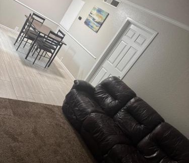 Greater Greenspoint Apartment | Cute and Cozy 1 Bedroom Apartment