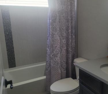 Greeley House | Cute and Cozy 3 Bedroom Townhome