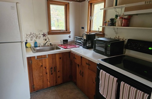 Fairview Cottage | CUTE and COZY COTTAGE I