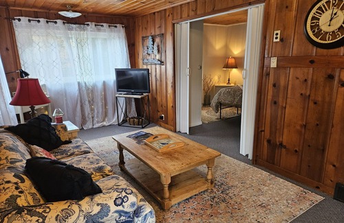Fairview Cottage | CUTE and COZY COTTAGE I