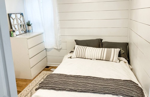 Bailey House | Cute and cozy home just steps from MSU