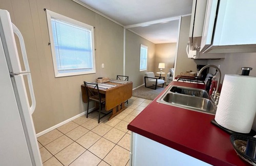 Midland House | Cute and Cozy Near Parks