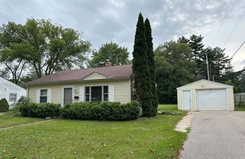 Midland House | Cute and Cozy Near Parks