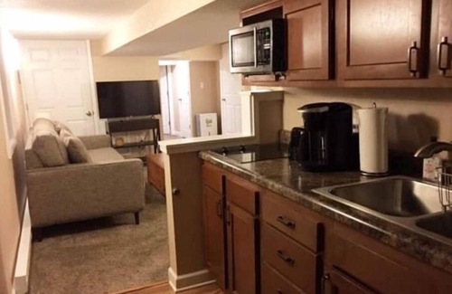 Summit Hill Apartment | Cute and quiet 1 Bedroom Apartment