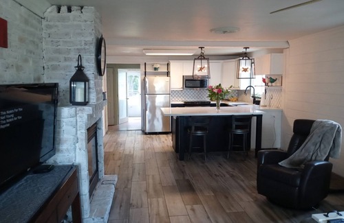 Ramara House | Cute and relaxing cottage on the lake