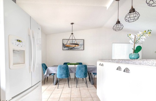 Sacramento House | Cute and sunny vacation rental home in Sacramento.