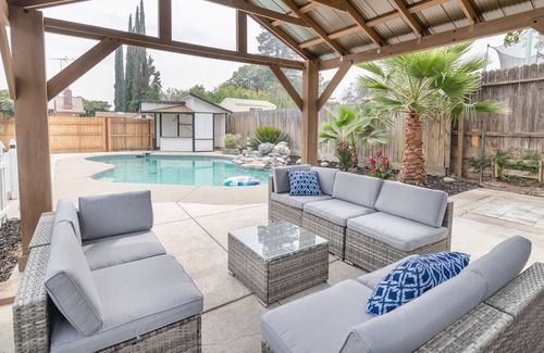 Sacramento House | Cute and sunny vacation rental home in Sacramento.