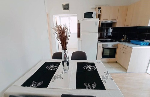 Marina Apartment | Cute apartment in stone house near sea