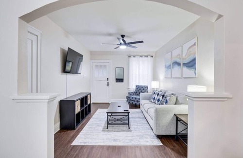 St. Louis Apartment | Cute Apt! Great for Long Stays!