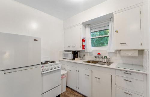 Nahcotta Hotel | Cute as a Clam Cottage Room 2