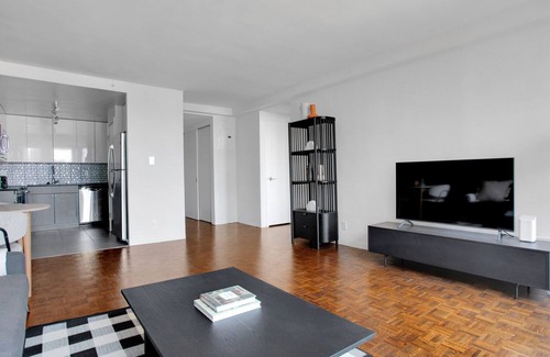 Prudential - St. Botolph Apartment | Cute Back Bay 1BR w/W/D & Gym, near Copley T & Shops, by Blueground