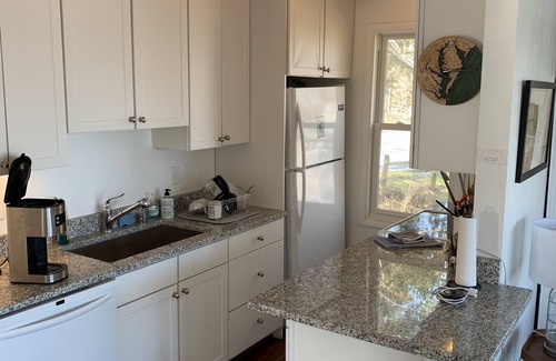 Tracys Landing House | Cute Bay Home/Fantastic View and Sandy Beach