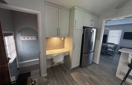 Sappington House | Cute Blue House -2 bdrm house. Private backyard. 20 min or less from anywhere
