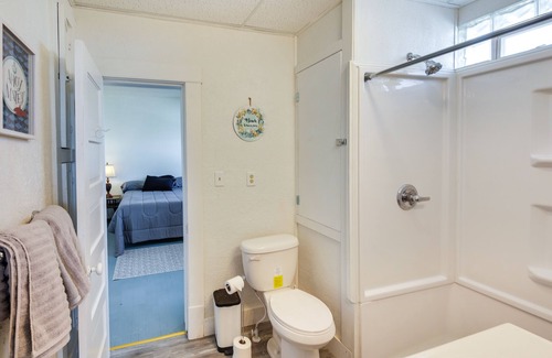 Bridgeport House | Cute Bridgeport Home Near Courthouse & Jail Rock!