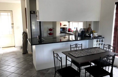 Parklands Apartment | Cute & Bright Apartment in Parklands