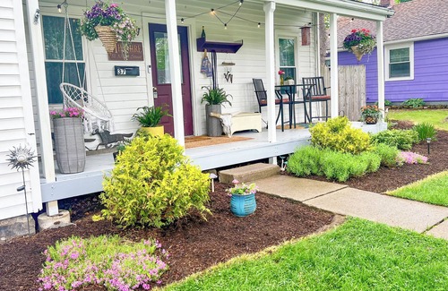 Geneseo House | Cute & Bright Geneseo Village Home