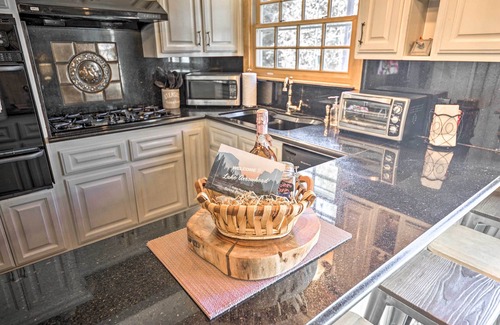 Cedar Glen Cabin | Cute Cabin + Deck < 2 Mi to Lake Arrowhead Village