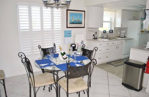 Venetian Shores House | Cute Canal front Venetian Shores Weekly Rental!