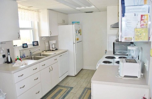 Venetian Shores House | Cute Canal front Venetian Shores Weekly Rental!
