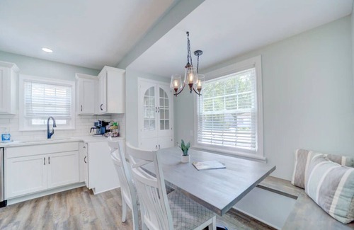 Lakeside House | Cute Cape Cod House!