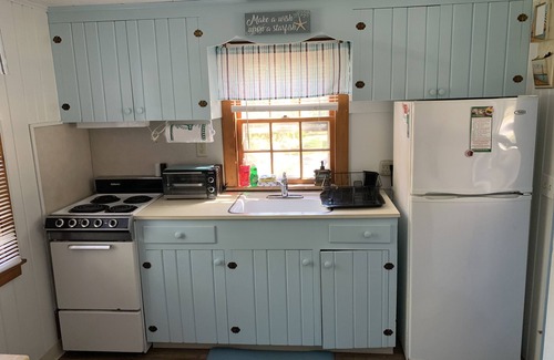 Eastham Cottage | Cute Cape Cottage with Pond | Recently Renovated!