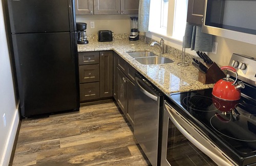 Canton House | Cute Carriage House near Canton/Asheville Jet Tub