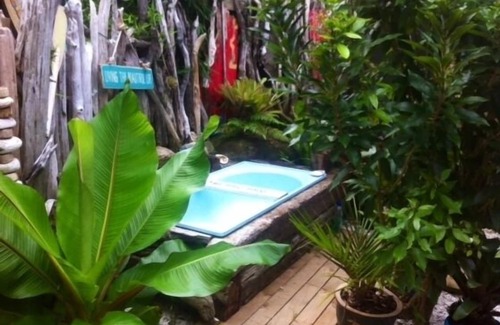 Tairua Cottage | Cute, comfortable, clean and self-contained -10 minutes walk to Mt. Paku summit