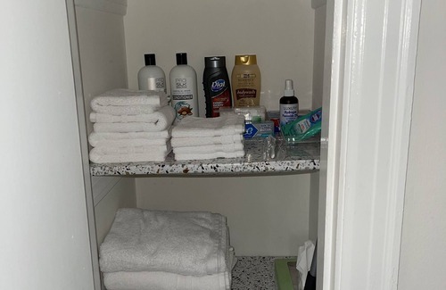 Taylor Berry House | Cute & Convenient house 1 mile from Churchill Downs!