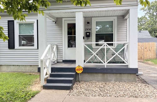Taylor Berry House | Cute & Convenient house 1 mile from Churchill Downs!