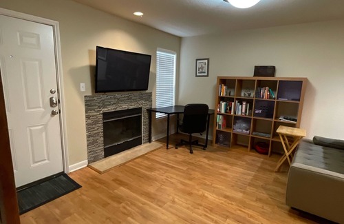 Allandale Condo | Cute & Convenient One Bedroom in North/Central Austin