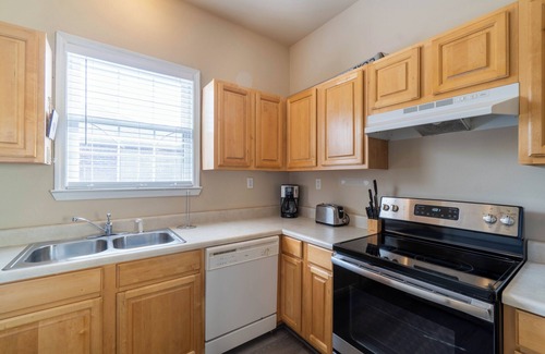 Old East Hill House | Cute Cottage | 2 Bed, 1 Bath