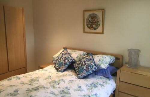 Crowthorne Apartment | Cute Cottage 2024 Traveller Award