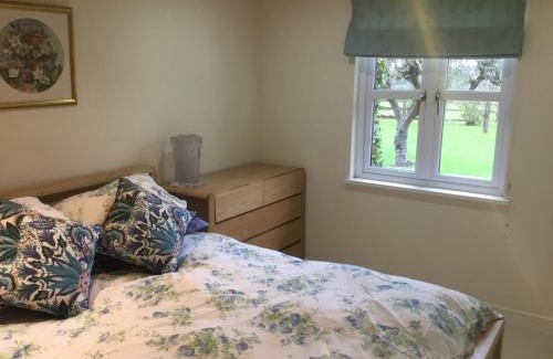 Crowthorne Apartment | Cute Cottage 2024 Traveller Award