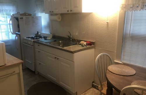 Southold Cottage | Cute Cottage Apartment Near town, beaches and vineyards (WBH)