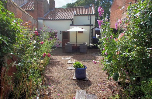 Wrentham Cottage | Cute Cottage Close to Southwold, Pet friendly