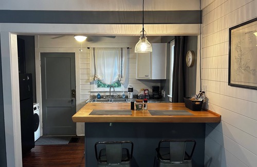 Historic District Cottage | Cute Cottage-Historic District